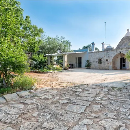 Trullo Nonno Vittorio Latiano